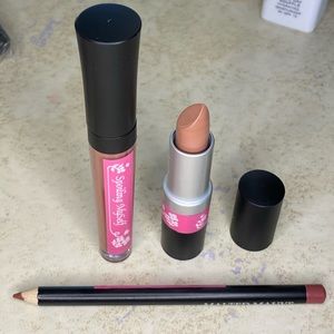 Lip set